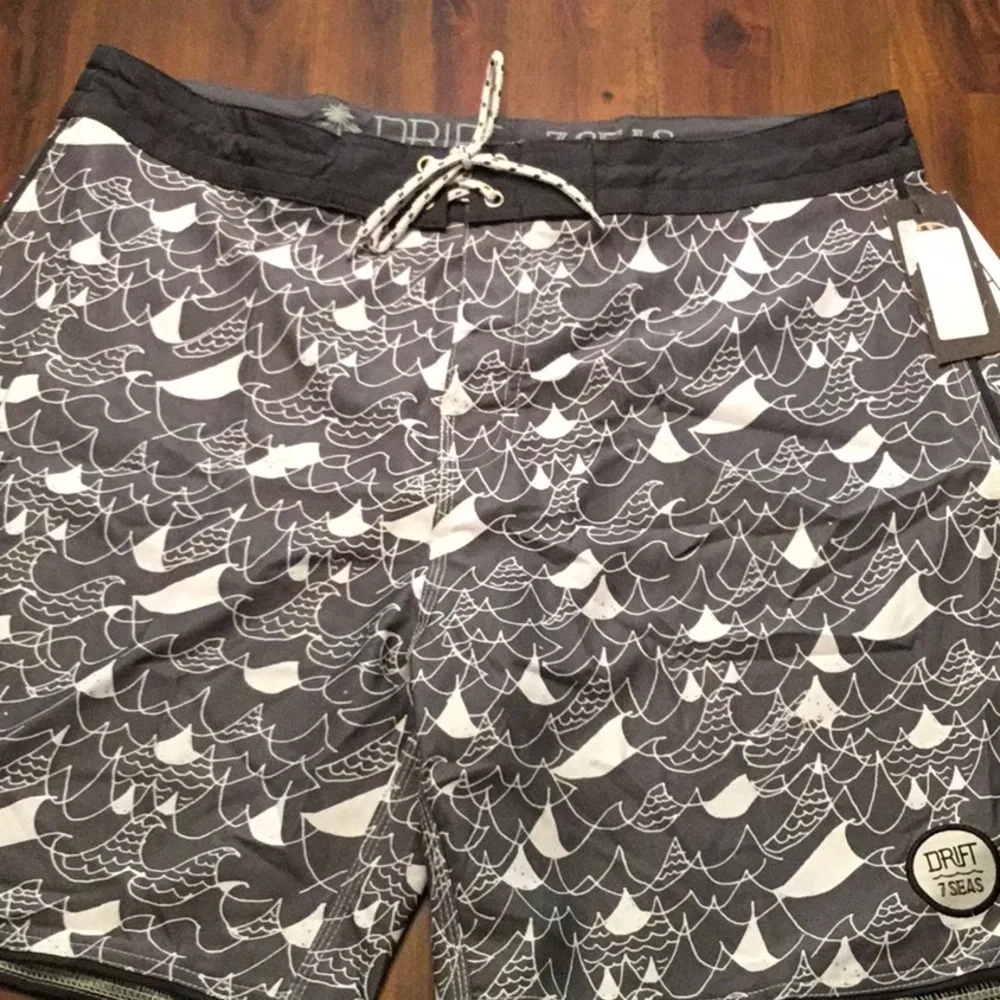 Men’s Board/Surf/Swim NWT